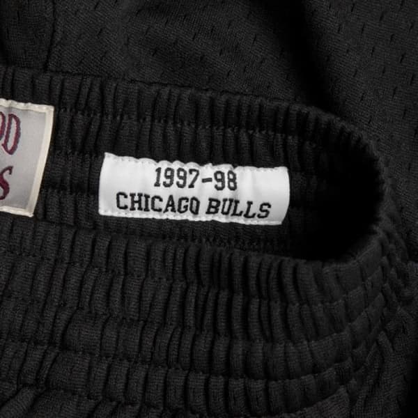 Korta NBA Chicago Bulls 1997-98 Mitchell & Ness Swingman Svart för Herr