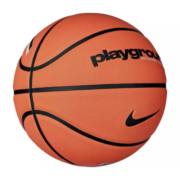 Nike Basket på lekplatsen varje dag
