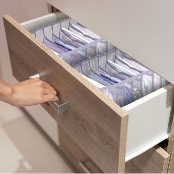 Myk oppbevaringsboks for garderobe - 9 rom - hvit