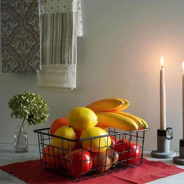 Korg för frukt och grönsaker, svart korg, tallrik, skål, loft