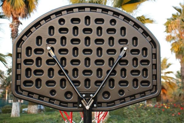 Basketkorg på stativ Ø 34 cm.