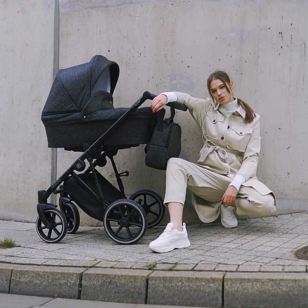 Molto Duo Barnvagn - Grey Blooms/Black