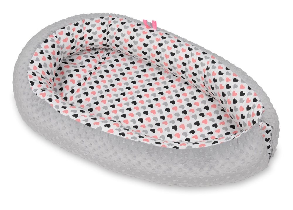 Babynest - babynest - 0-8 månader - 82x54cm - rosa-svart-grå-hjärtan - grå
