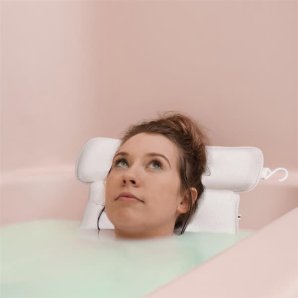Badkudde i VIT Spa Badkarskudde tillverkad av vattenavvisande tyg Ergonomisk form och starka sugknoppar för bästa komfort.
