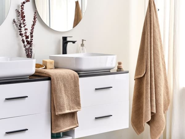 Håndklesett 2 stk Beige Bomull 100 x 150 cm Frottéhåndklær Chevron-mønster Tilbehør Bad