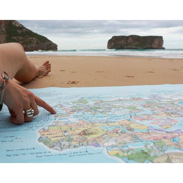 Awesome Maps Retkeilykarttapyyhe Best Hiking Trails In The World Monivärinen