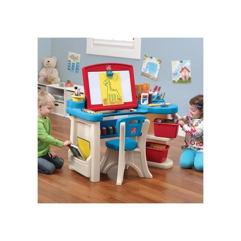 Steg 2 skrivbord av en liten konstnär