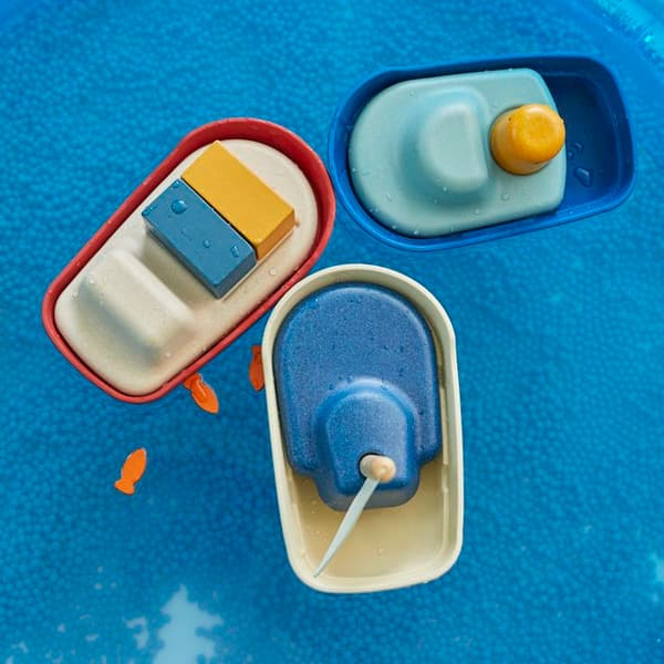 Plan Toys - Stor segelbåt 21 cm - BYXA