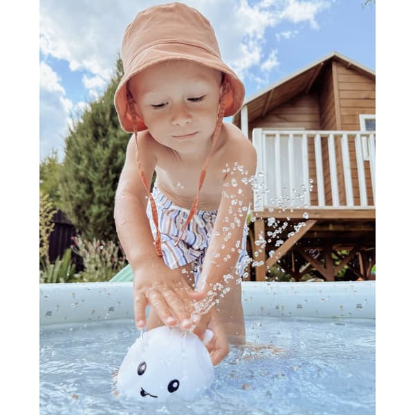 WOOPIE BABY kylpylelu Choice suihkuttaa vettä LED-suihkulähteellä