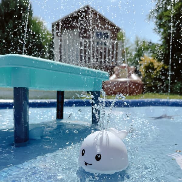 WOOPIE BABY kylpylelu Choice suihkuttaa vettä LED-suihkulähteellä