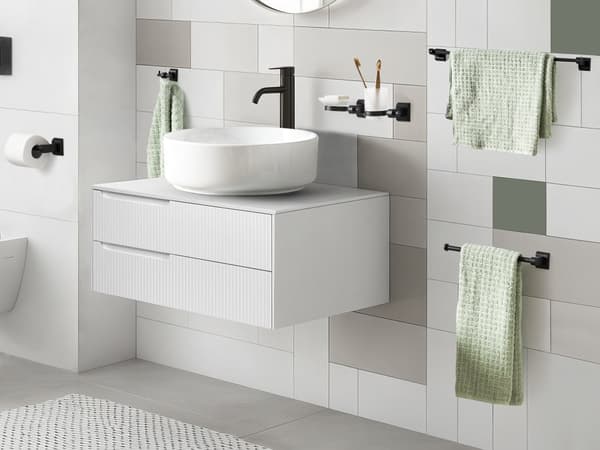 6-delers Baderomssett med Glassbeholder og Såpeskål i Svart Aluminium Glassbeholder medfølger Baderomsutstyr Modern Stil Chic