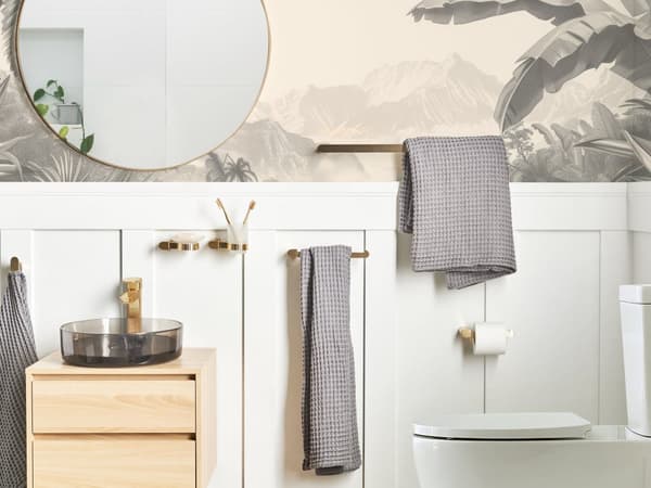 6-delers Baderomssett Gullfarget Aluminium Glassbeholder og Såpeskål inkludert Baderomstilbehør Minimalistisk Chic