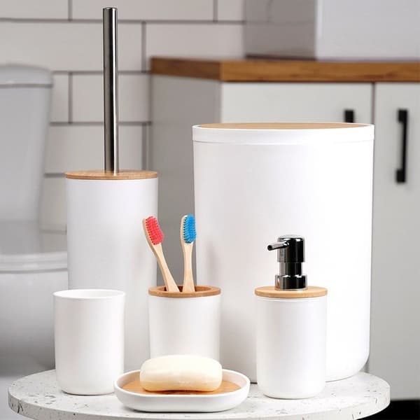 Badrumsaccessoarer - Vilde - 6 delar - Vit plast - Bambu - Modern design