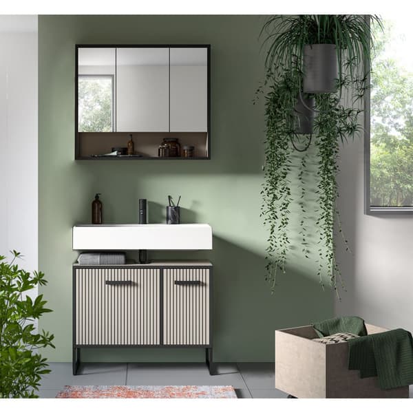 Bagno baderomsinnredning 2 deler lysegrå, kremfarget.