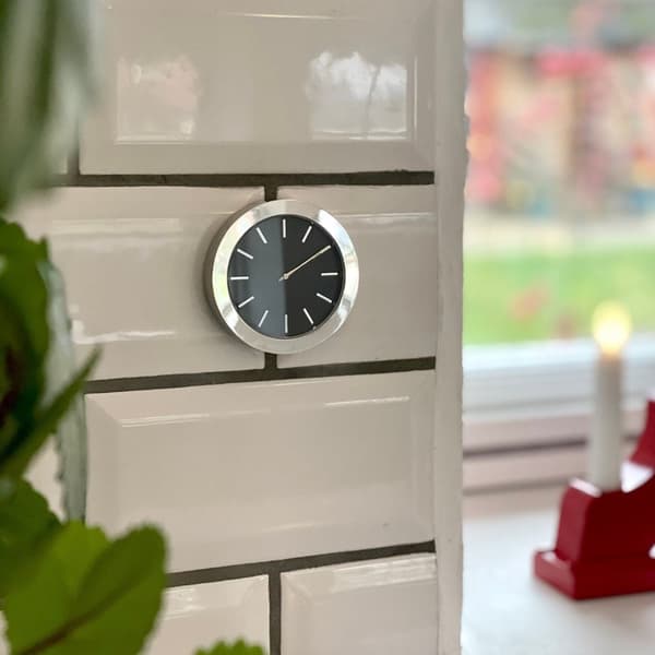 Smedbo YK380 Klokke Krom/Svart Time