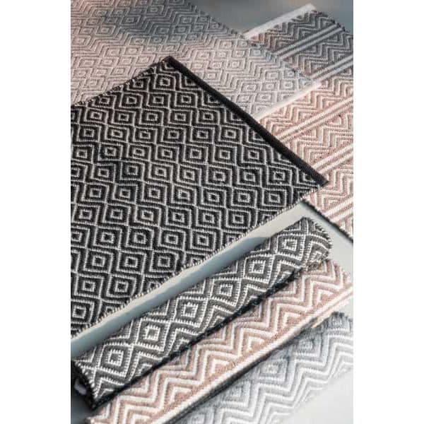 WENKO Shaki badmatta, halkfri badrumsmatta, tillverkad av återvunnen plastflaska, polyester, 50x80 cm, flerfärgad