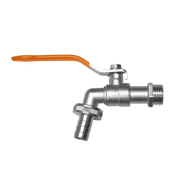 Set med 5 produkter. Kulekran 1/2", 3/4" hannuttak med 1/2" slangeadapter