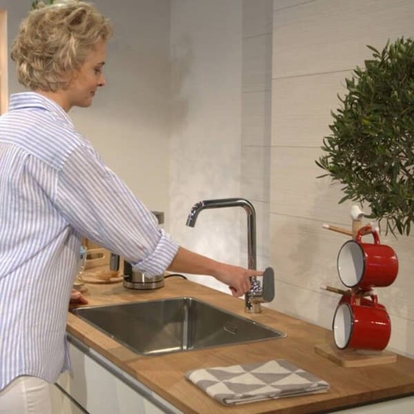 Blandare för diskho med hög pip i rektangulär form FOCUS M41 - Kökblandare Focus M41 260 1 stråle förkromad - 31820000