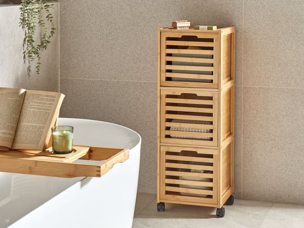 Badrumsskåp med 3 lådor Ljus Bambu Gummihjul Praktisk Badrumsförvaring Minimalistisk