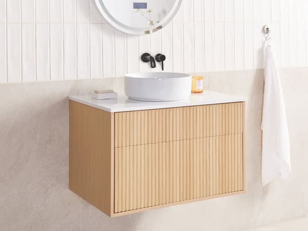 Veggmontert Baderomsskap Lyst tre MDF 80 x 52 cm Riflet front med 2 Skuffer