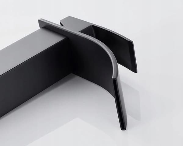 Stilfuld Sort Matte Badeværelsesblandingshane Til Moderne Design