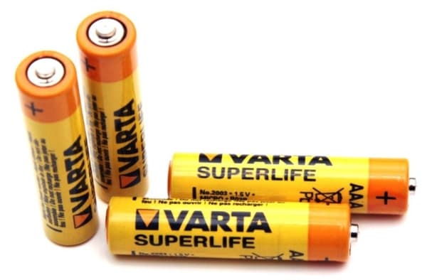 Varta Superlife - Batteri 4 x AAA - Karbonsink