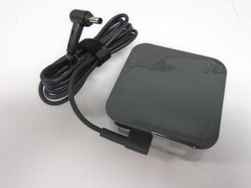 ASUS 0A001-00446900 Virtalähde ja jännitteenmuunnin sisäkäyttöön 65 W musta (0A001-00446900)