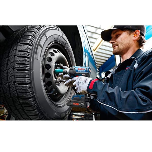 Bosch Professional Standard Starter 2x Pro Core18v 4.0ah+gal 18v-40 Svart