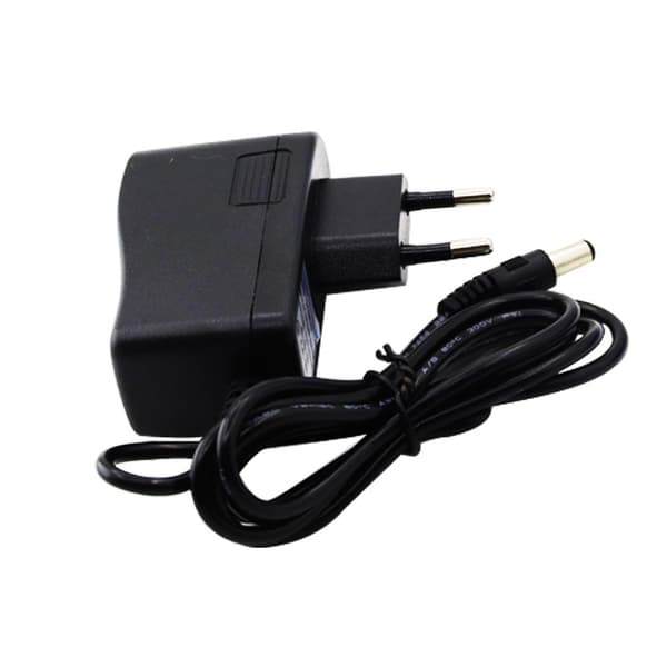 12V Litiumakku, 20000mAh kapasiteetti, ladattava laturilla,Akku laturilla