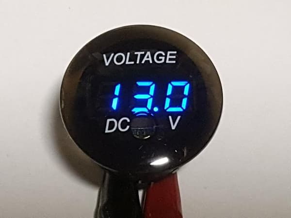 Voltmätare 3-33v rund DC Digital för bil båt husvagn husbil mc