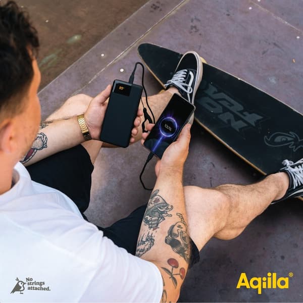 Powerbank 10 000 mAh – Aqiila Powerbird B10B - Laddare för 3 Enheter Samtidigt, 20W Snabbladdning, Perfekt för Vardagsbruk, Svart