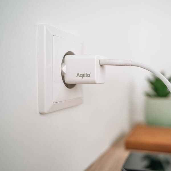 Väggladdare USB-C PD 20W – Aqiila Chargebird W20 för Snabbladdning och Återvunnet Material
