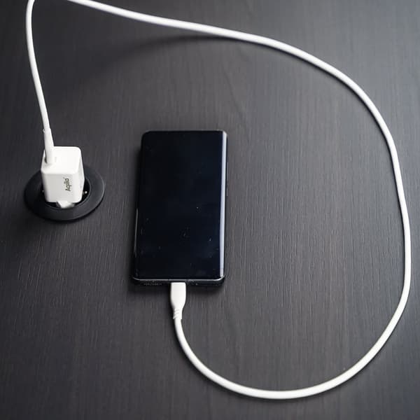 Väggladdare USB-C PD 20W – Aqiila Chargebird W20 för Snabbladdning och Återvunnet Material