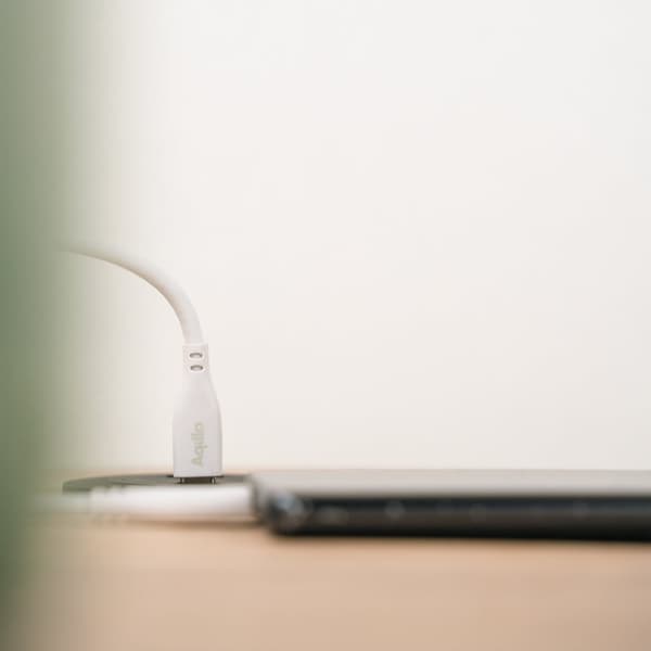 USB-C till USB-C laddningskabel [1m, 60W Snabbladdning, 480 Mbps], Flexibel Silikonkabel, Hållbar och Trasselfri med Förvaringsväska – Vit CS11