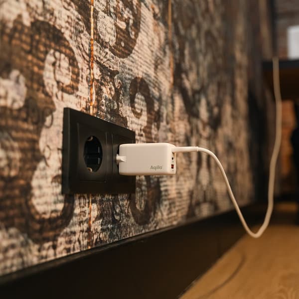 USB-C till USB-C Kabel 2m 60W | Silikon Snabbladdning Kabel | Aqiila Cablebird CS12 Trasselfri med Kabelpåse