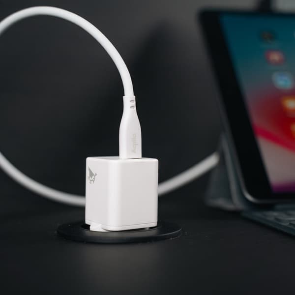 USB-C till Lightning Kabel 1m | MFI-Certifierad Snabbladdningskabel 30W | Silikon, Trasselfri, För iPhone & iPad | Aqiila Cablebird CS21
