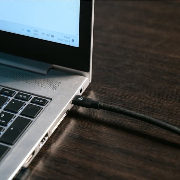 USB-C till USB-C Kabel 3m | 240W Snabbladdning | Flätad Laddningskabel för Laptop, Smartphone & Surfplatta | Aqiila Cablebird CB13