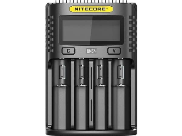 NiteCore UMS4 Laturi pyöreille kennoille NiCd, NiMH, Li-Ion, LiPo 10440, 10500, 12500, 12650, 13500, 13650, 14500, 14650, 16340, 16650, 17335 , 17355