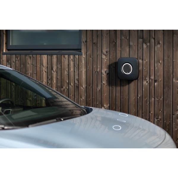 Futurehome Charge Sort og Smart Charge pakke