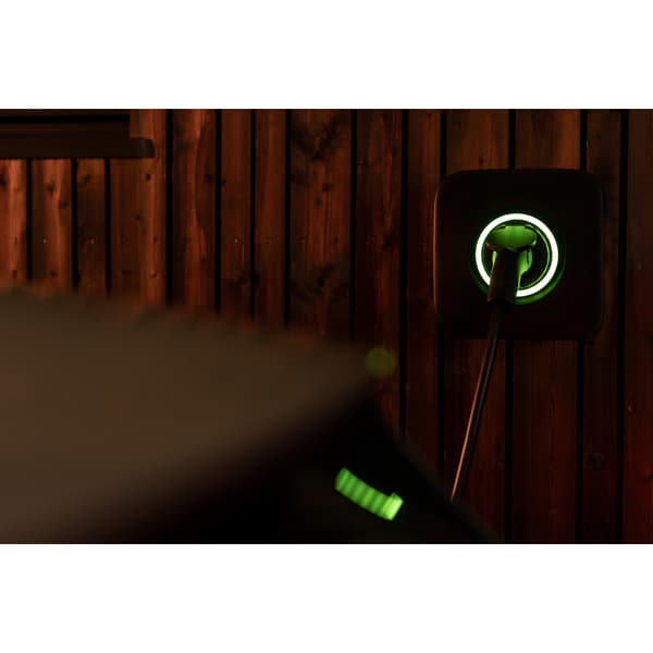 Futurehome Charge Sort og Smart Charge pakke