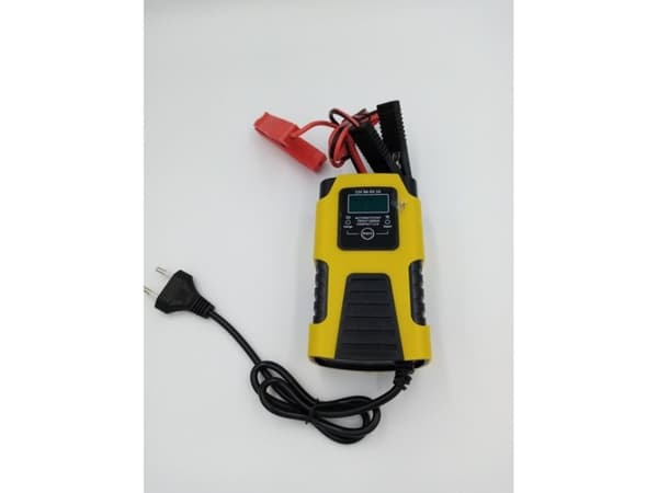 Voltin akkulaturi lcd-näytöllä 12v 4a / 6v 2a COMPACT