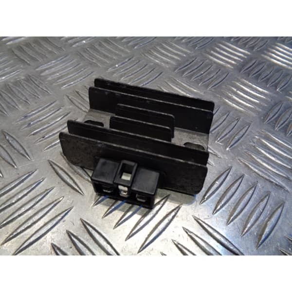 laddningsregulator för skoterbatteri piaggio 125 x9- USED