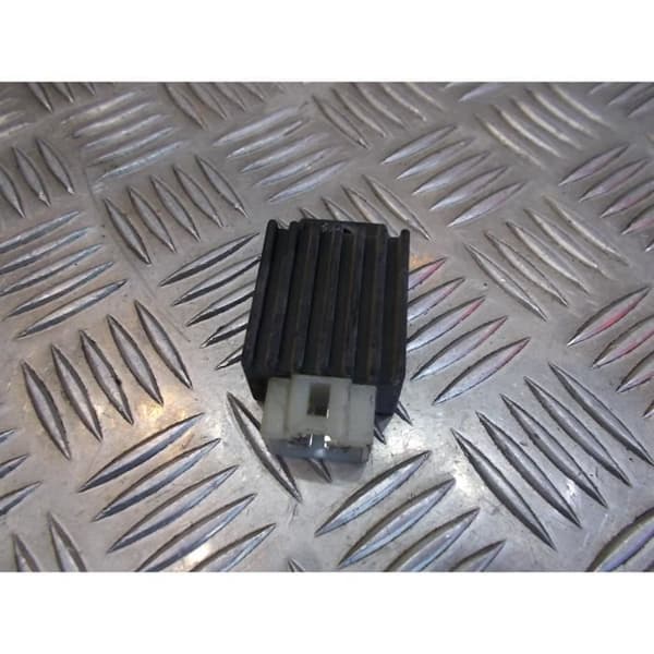 scooter batteriladdningsregulator sym 125 attila ...- USED