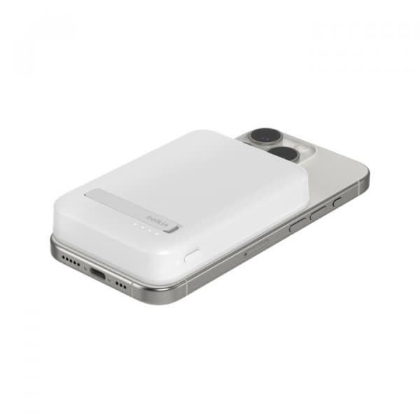 Belkin BoostCharge Pro Qi2 -batteri med magnet, 8000 mAh, vit
