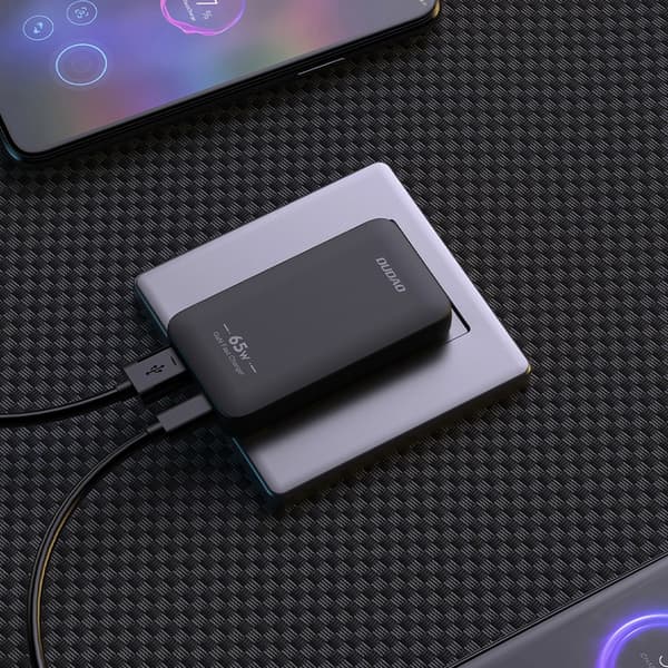 Dudao GaN USB-matkalaturi 65W USB- ja USB-C PD:llä - Svart