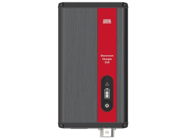 DEFA showroom-lader 12 volt 32 amp