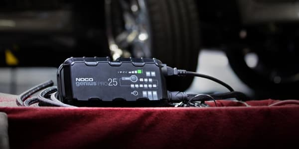 GENIUSPRO25 25A Pro -akkulaturi