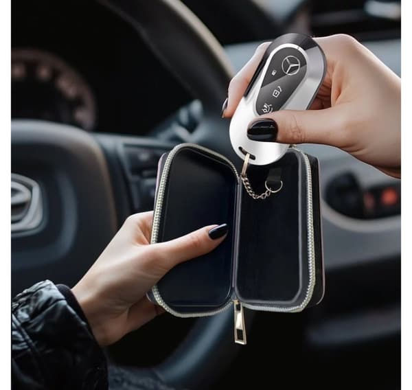 Tech-Protect-avainpussi Signal Blocker KLR300, vaaleanpunainen