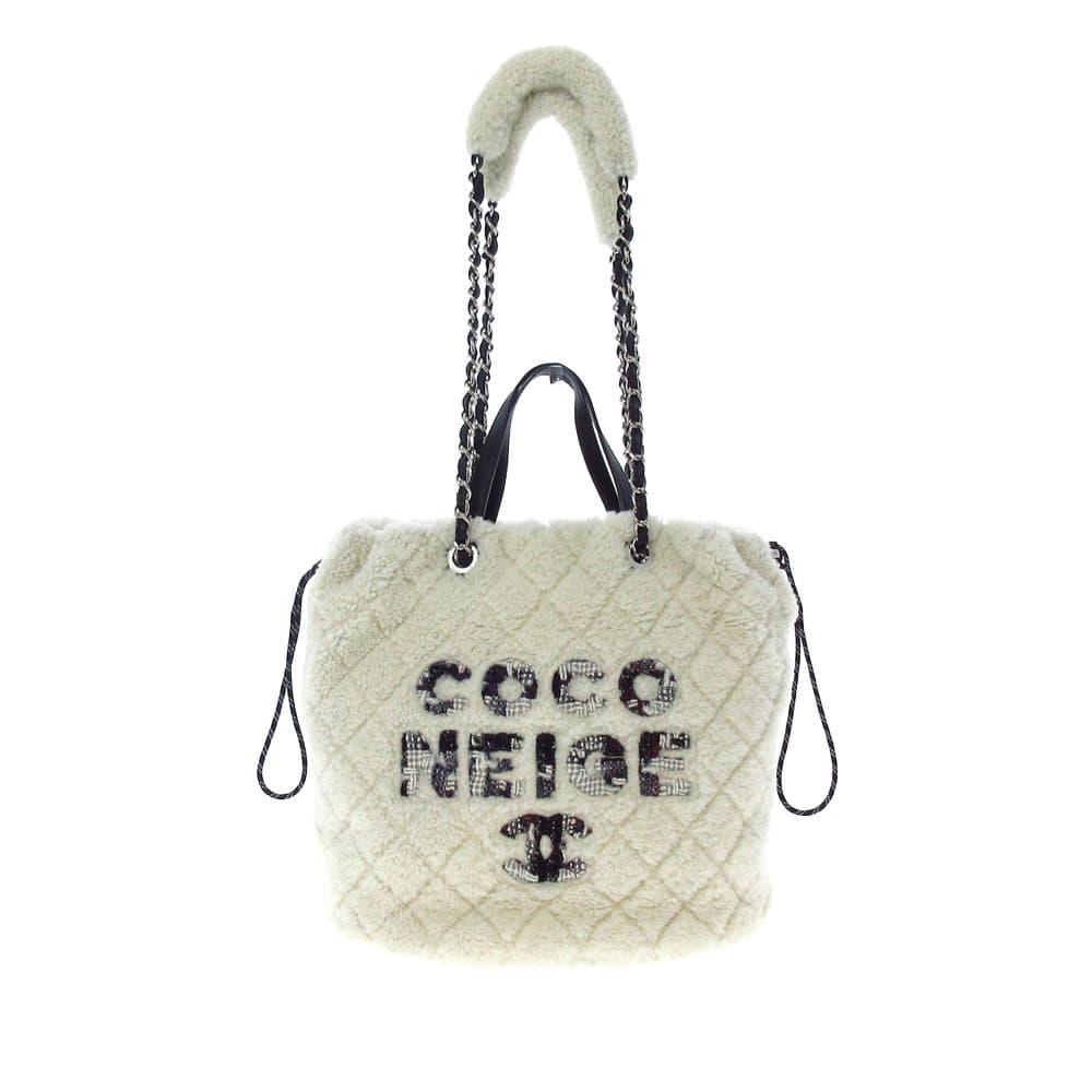 Pre-owned Chanel Matelasse Coco Neige Bucket Bag White