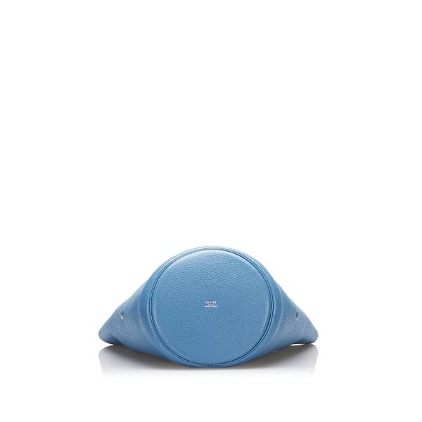 Pre-owned Hermès Clemence Mangeoire Bucket PM Blue